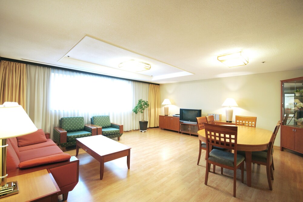 Room, 3 Bedrooms - Living Area