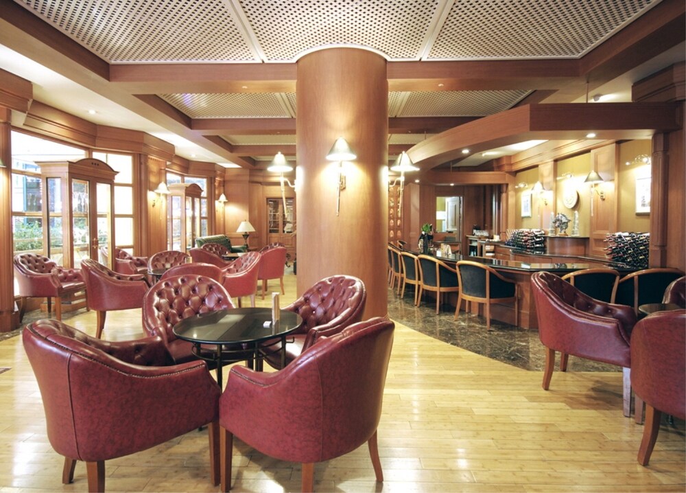Hotel Lounge