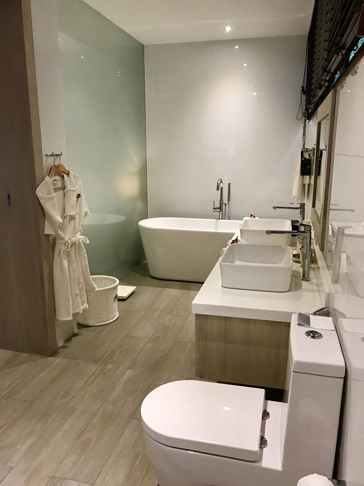 ห้องน้ำ (Grand Standard Room )