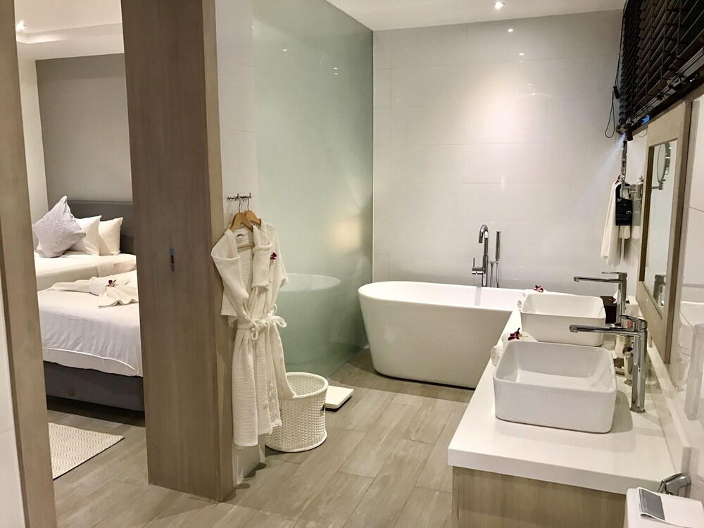 ห้องน้ำ (Grand Standard Room )