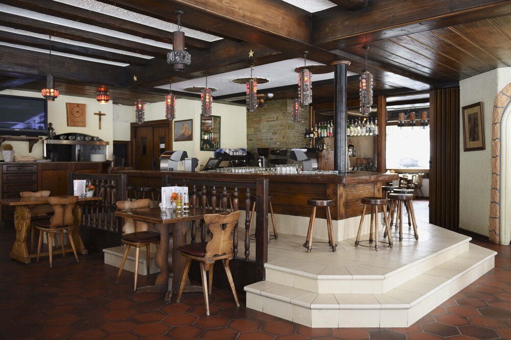 Hotel Bar