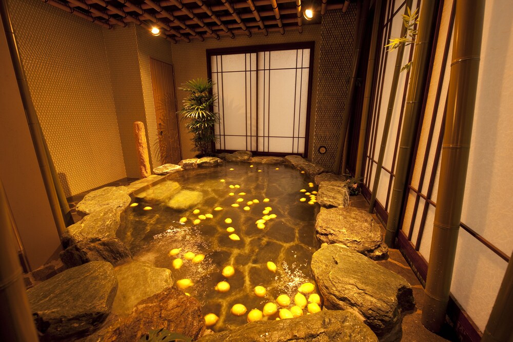 屋内スパ浴槽