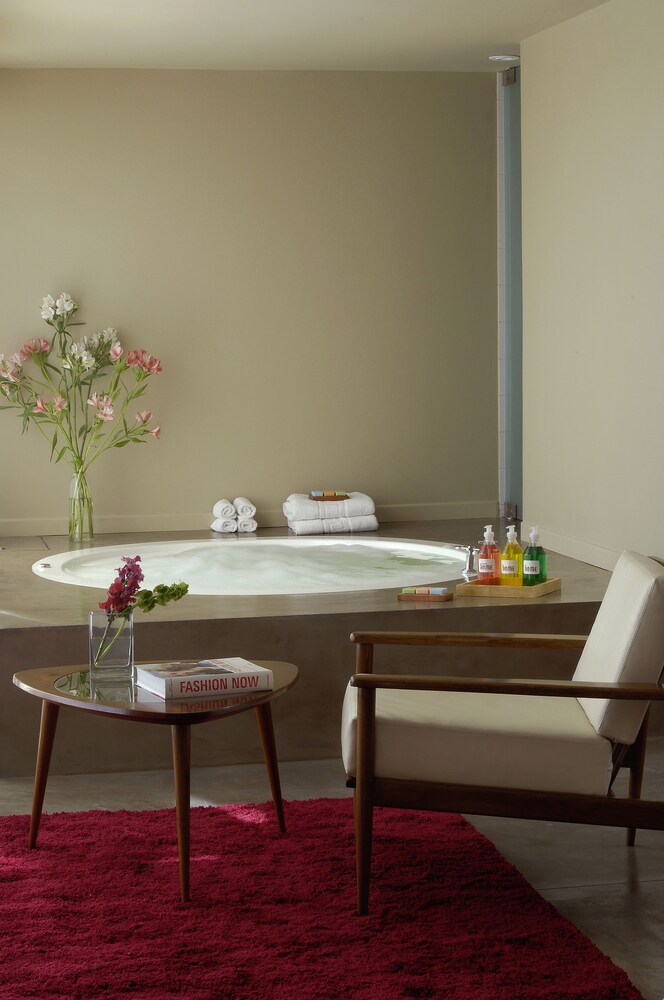Jetted Tub