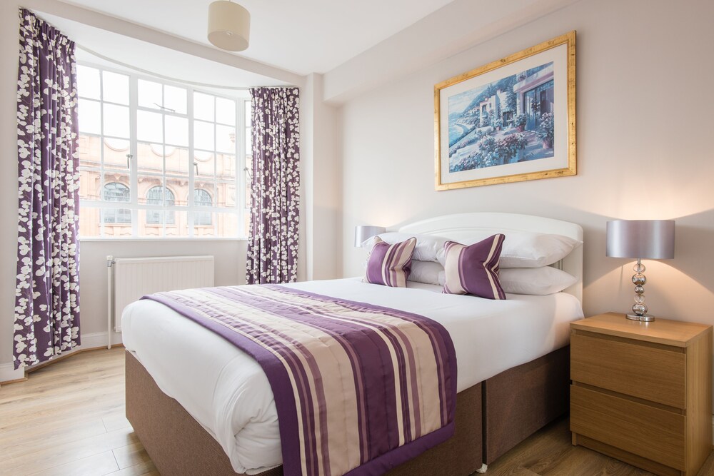 1 Bedroom Apartment (1 double bed and 1 sofa bed) - Guestroom