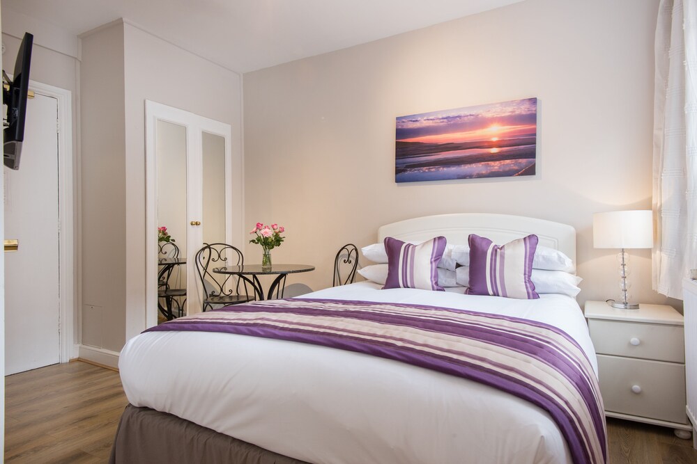 Studio - Guestroom