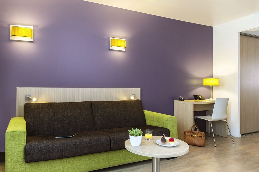 Living area, Aparthotel Adagio access Paris Clichy