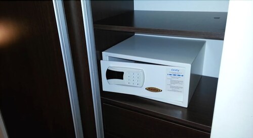 Caja fuerte en la habitación