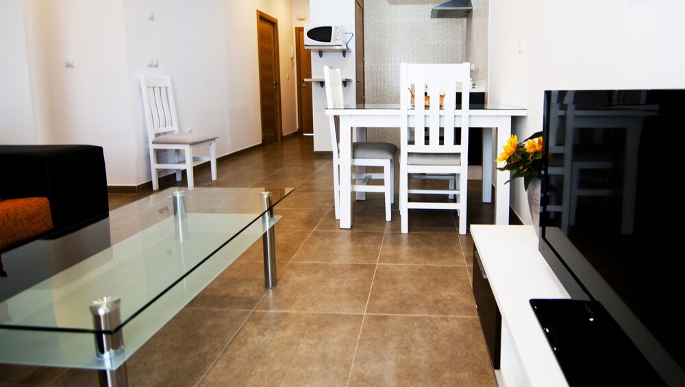 Family Apartment, 3 Bedrooms - Guestroom