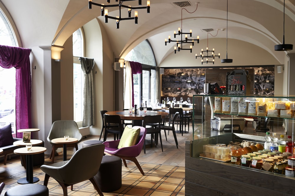 Hotel Lounge