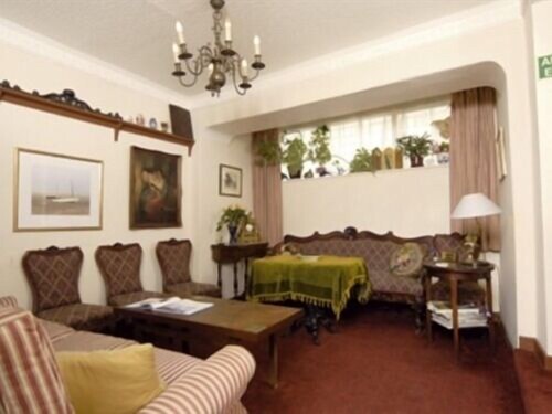 Hotel Lounge