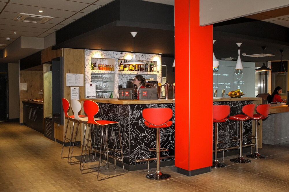 Hotel Lounge