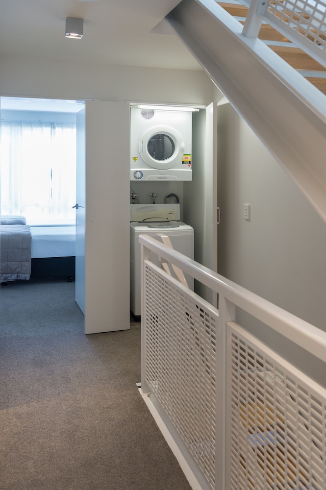Executive Townhouse, 4 Bedrooms - Laundry
