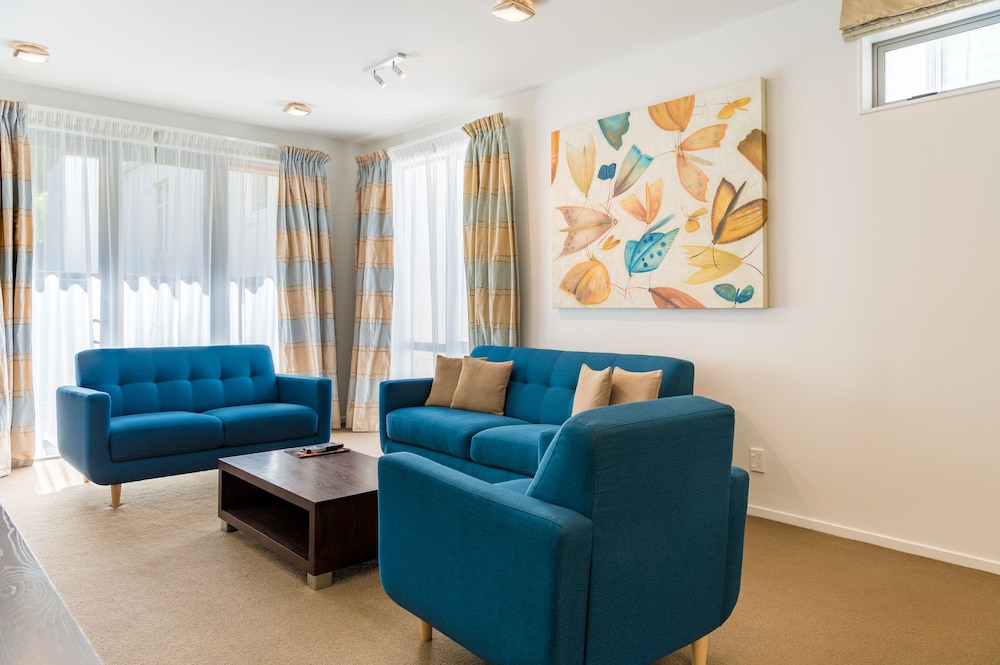 Executive Townhouse, 2 Bedrooms - Living Area