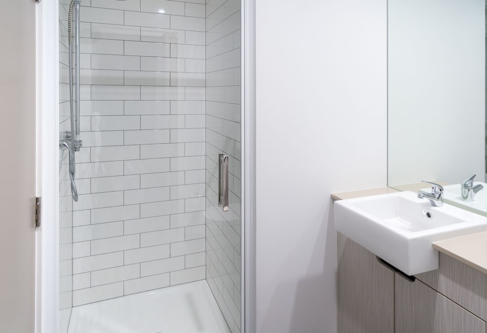 Studio (North) - Bathroom