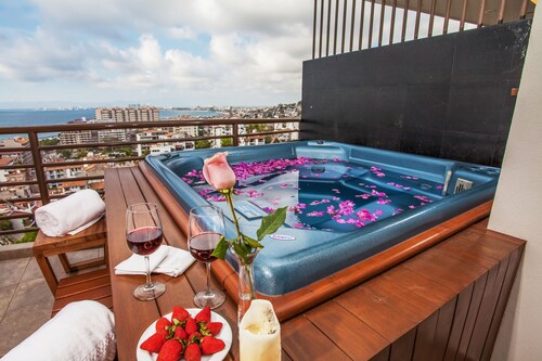 Pinnacle Resorts 180