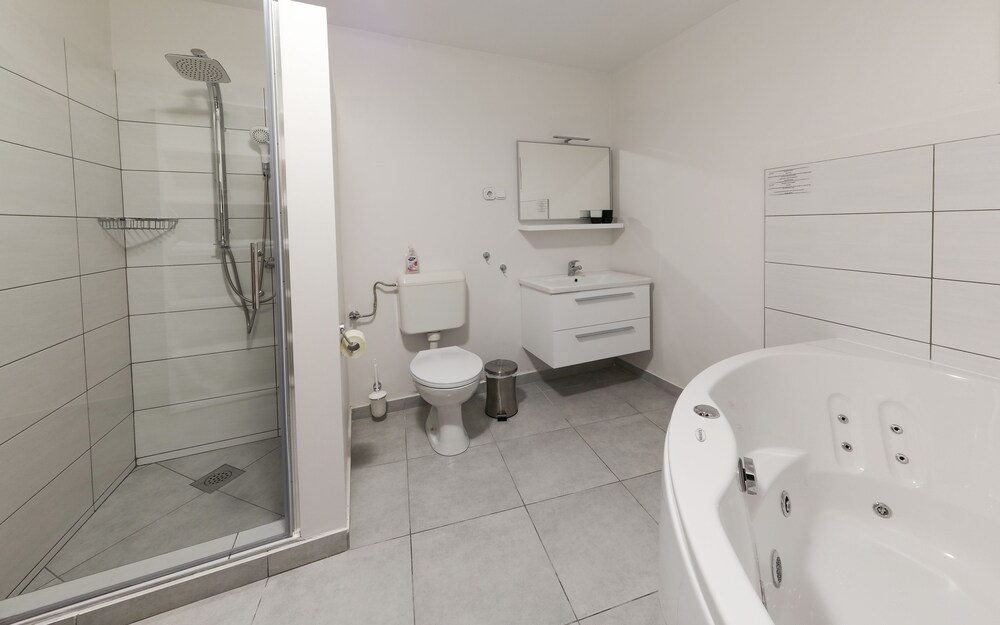 Jetted Tub