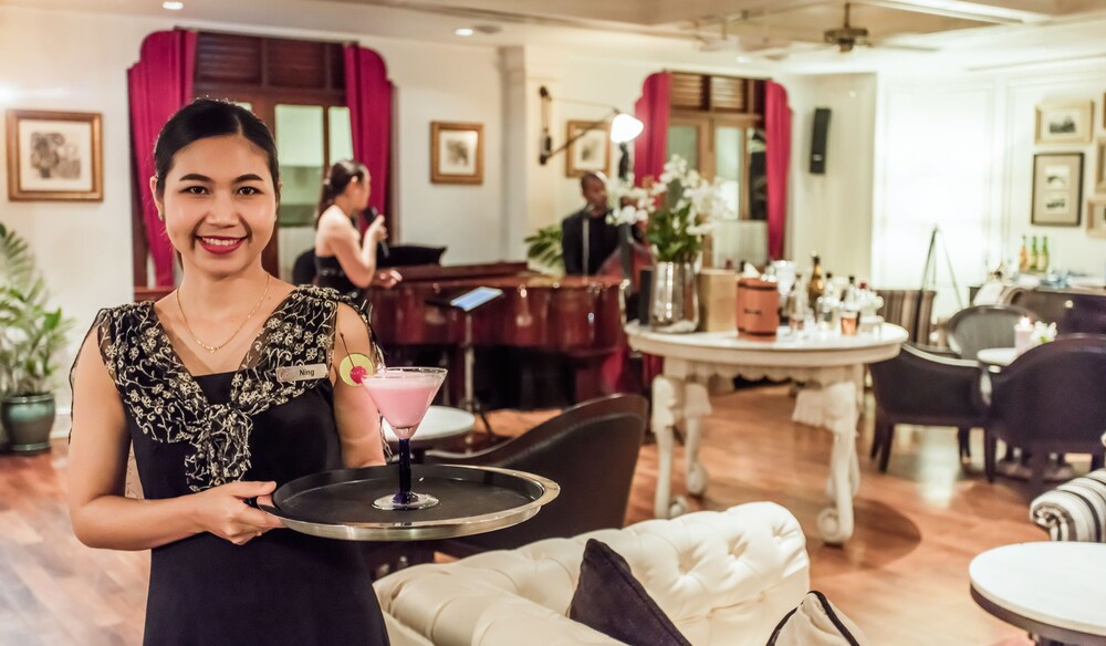 Hotel Bar