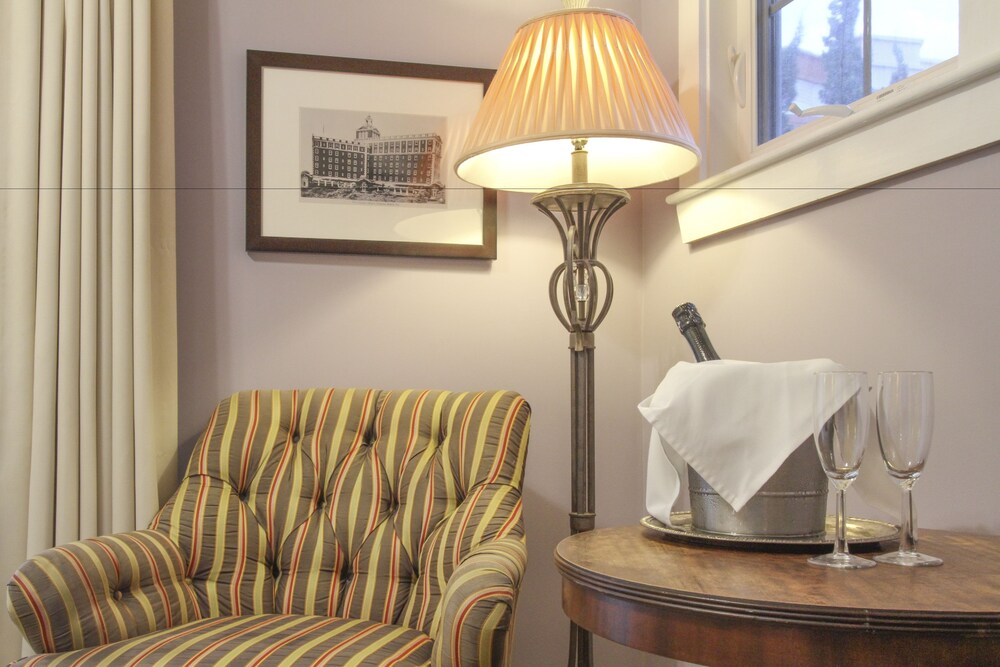 Room Service - Dining