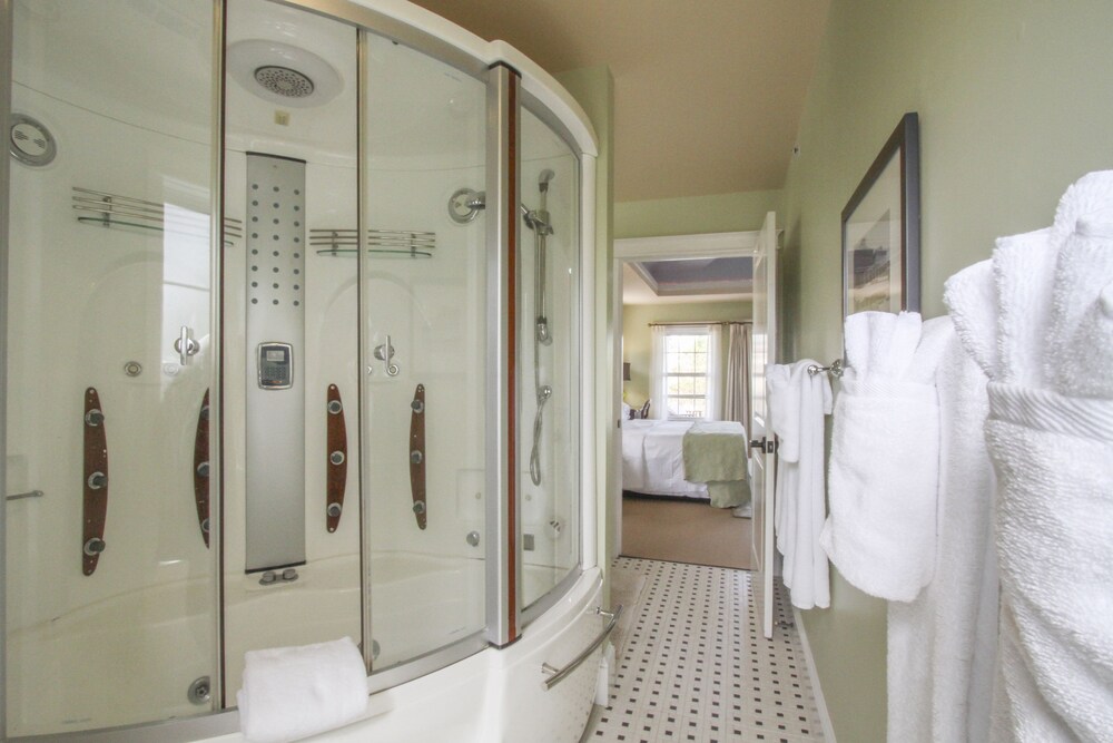 Jetted Tub