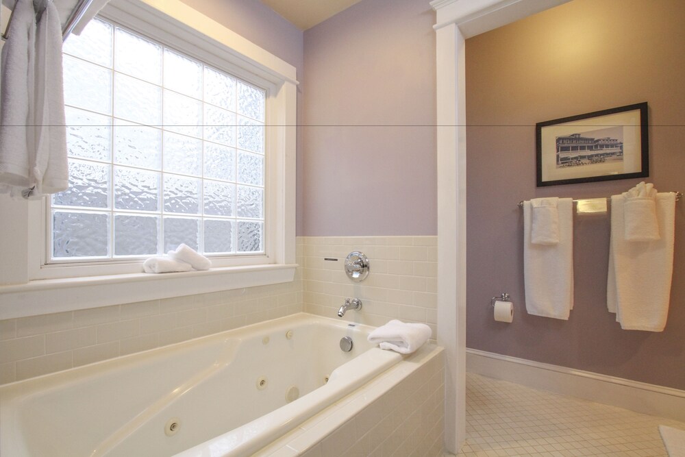 Jetted Tub