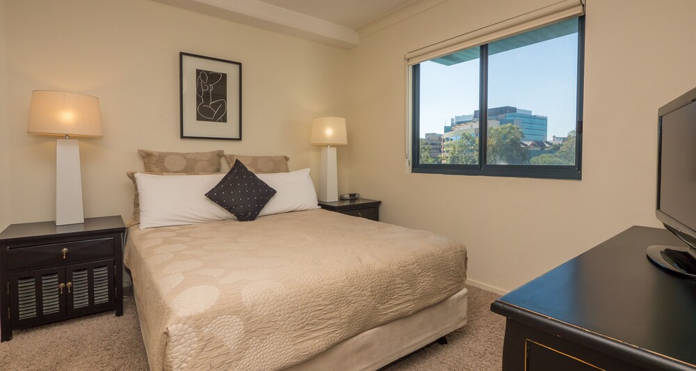 2 Bedroom Executive Apartment - Guestroom