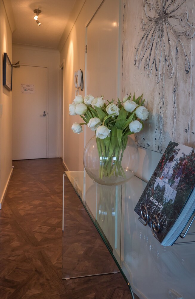 2 Bedroom Executive Apartment - Guestroom
