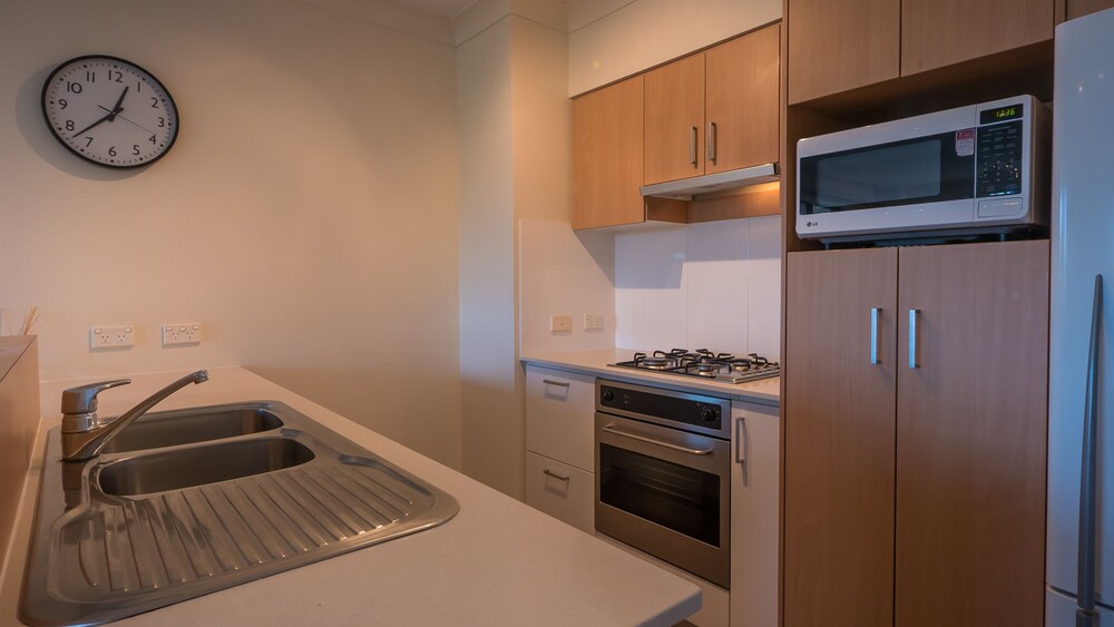 2 Bedroom Executive Apartment - Guestroom