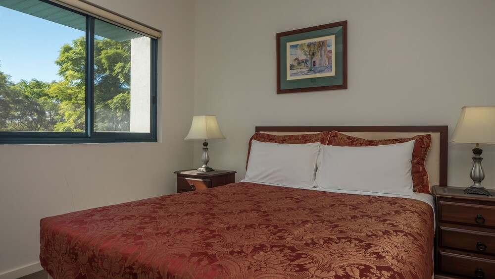 2 Bedroom Apartment with Study - Guestroom