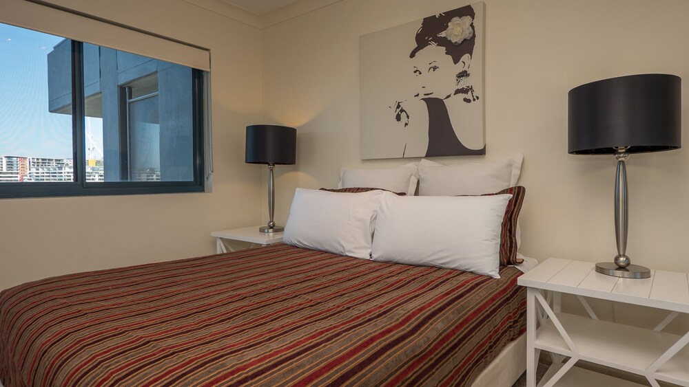 2 Bedroom Executive Apartment - Guestroom