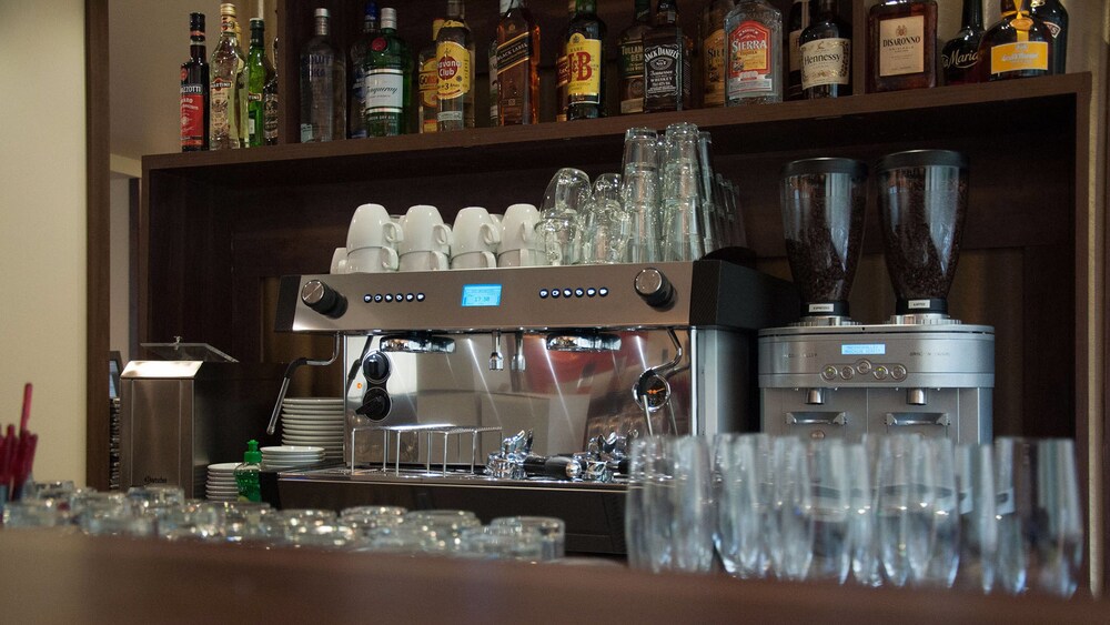 Hotel Bar