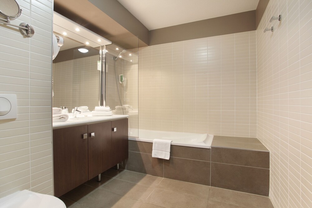 Apartment, 1 Bedroom - Bathroom