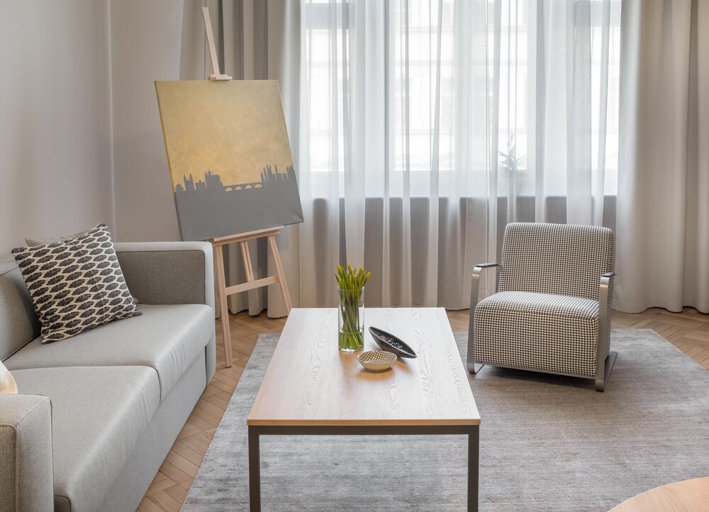 One Bedroom Apartment - Guestroom