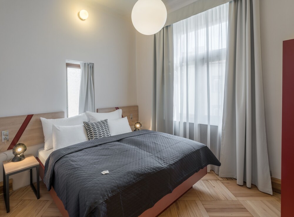 Two Bedroom Apartment with Balcony - Guestroom