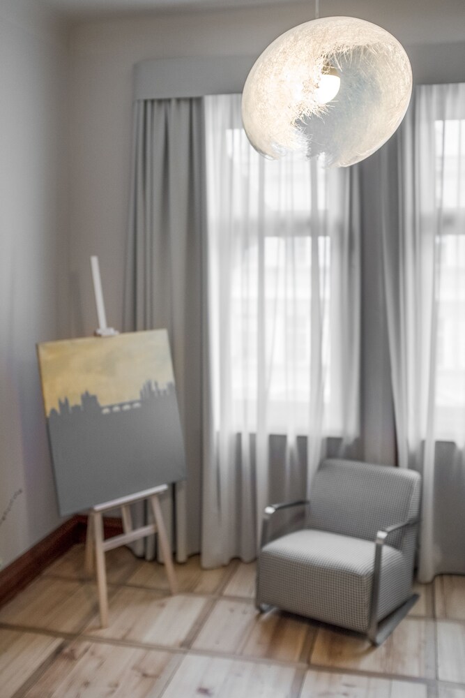 Two Bedroom Apartment with Balcony - Guestroom