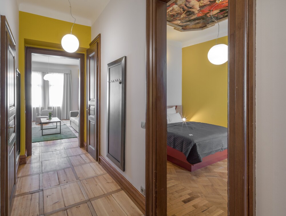 Two Bedroom Apartment with Balcony - Guestroom