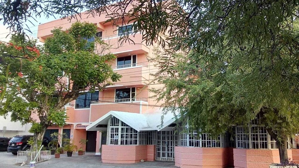 Fachada del hotel