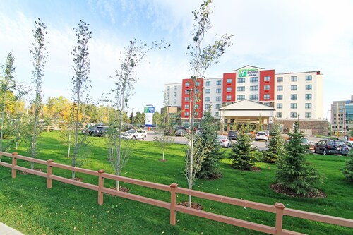 Holiday Inn Express & Suites Calgary NW - University Area, an IHG Hotel