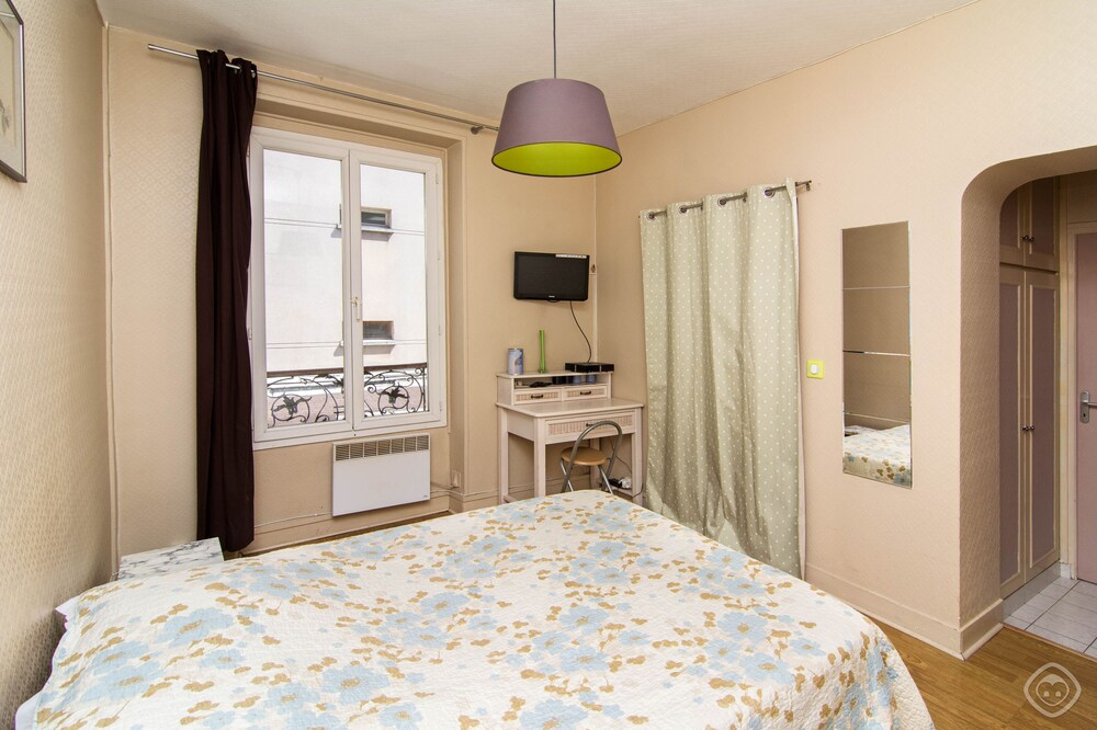 Standard Studio, City View - Guestroom