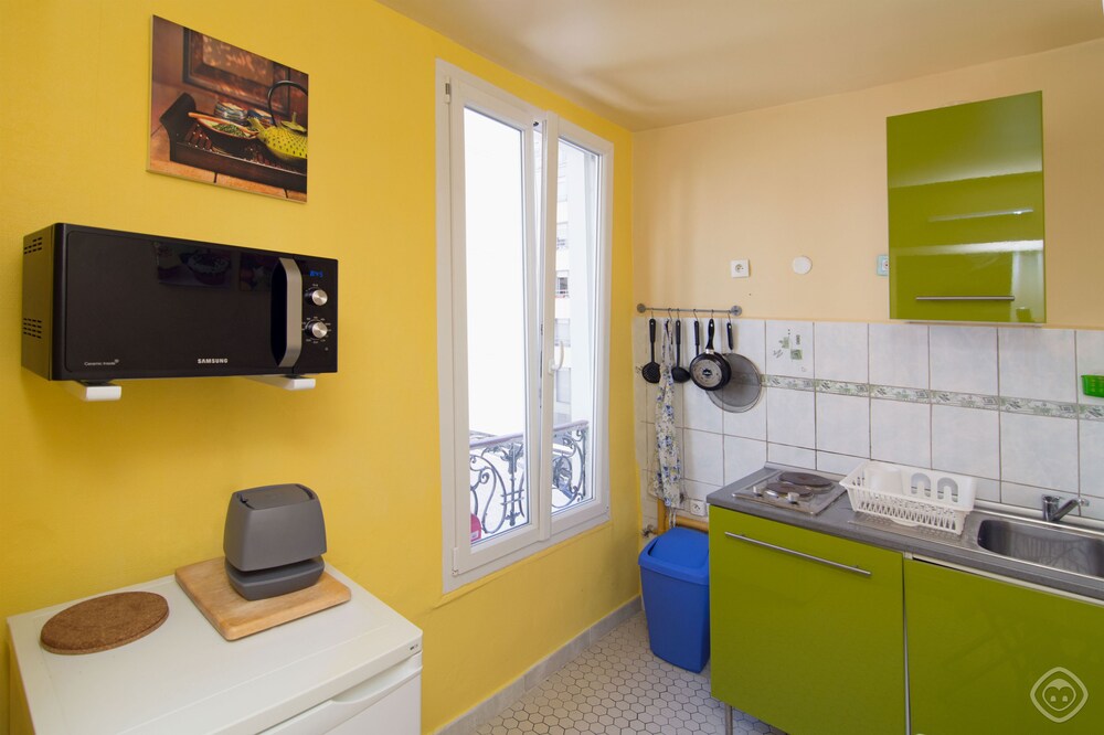Standard Studio, City View - In-Room Kitchen