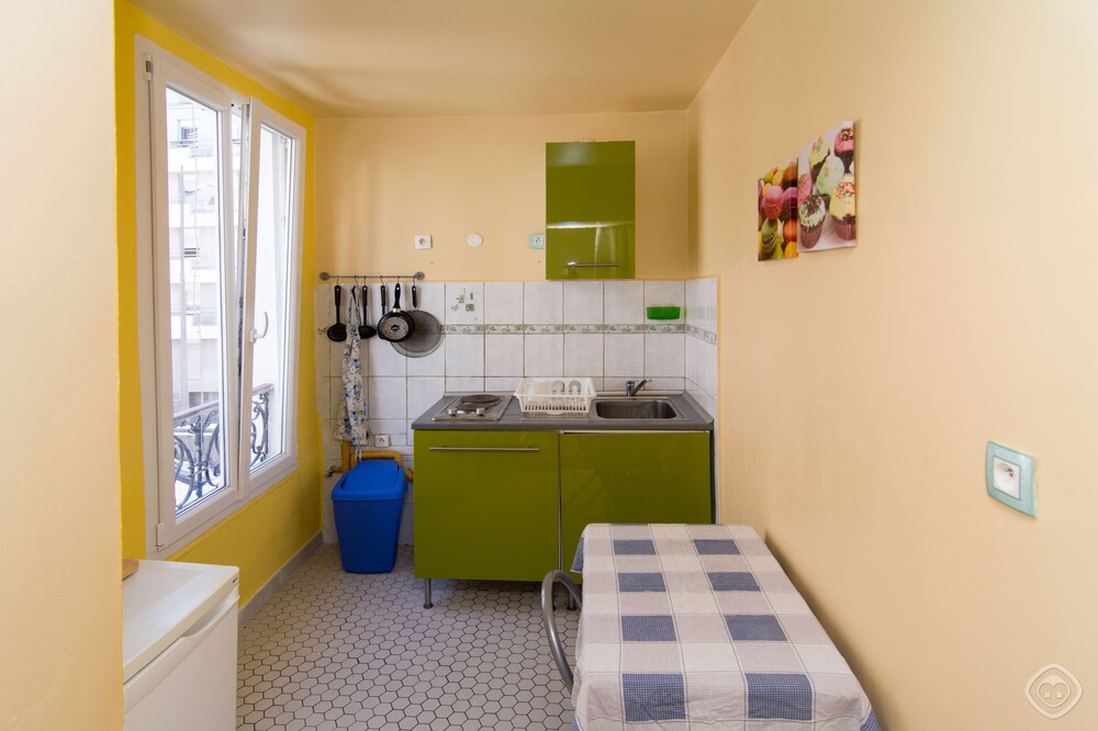 Standard Studio, City View - In-Room Kitchen