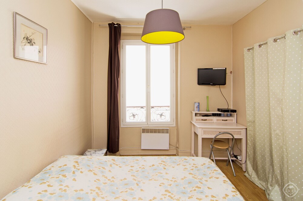 Standard Studio, City View - Guestroom