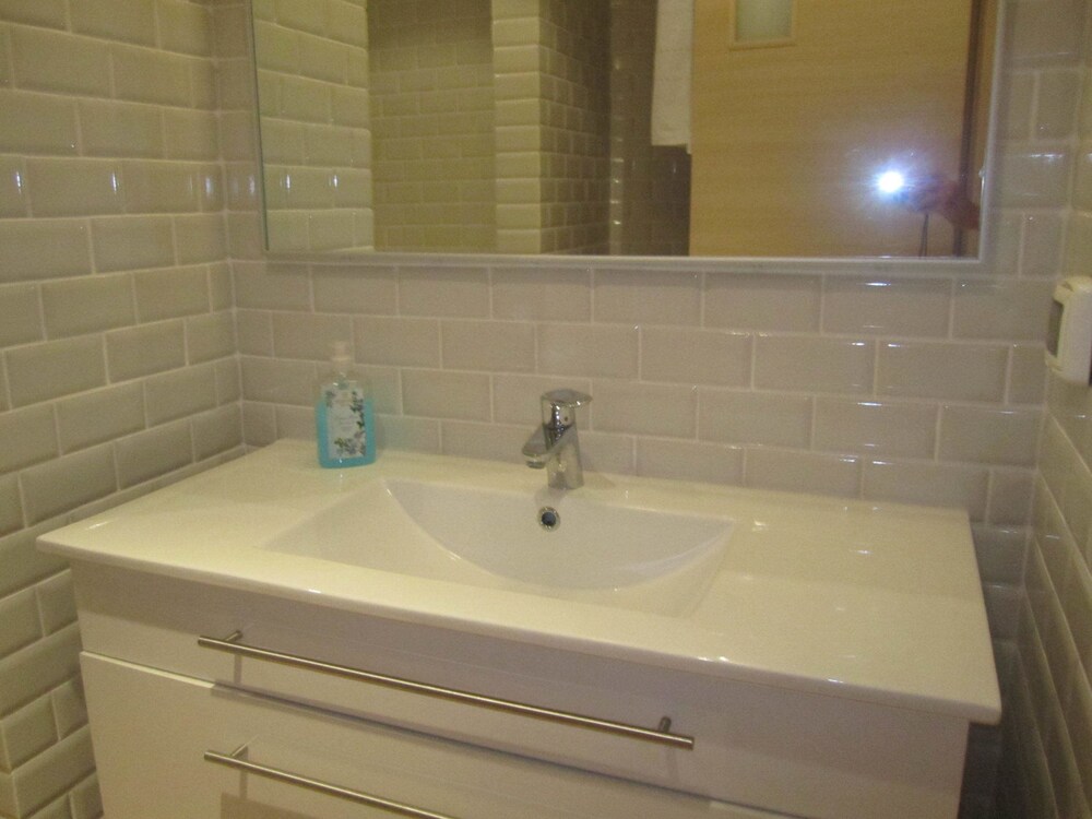 Deluxe Apartment, 2 Bedrooms - Guestroom
