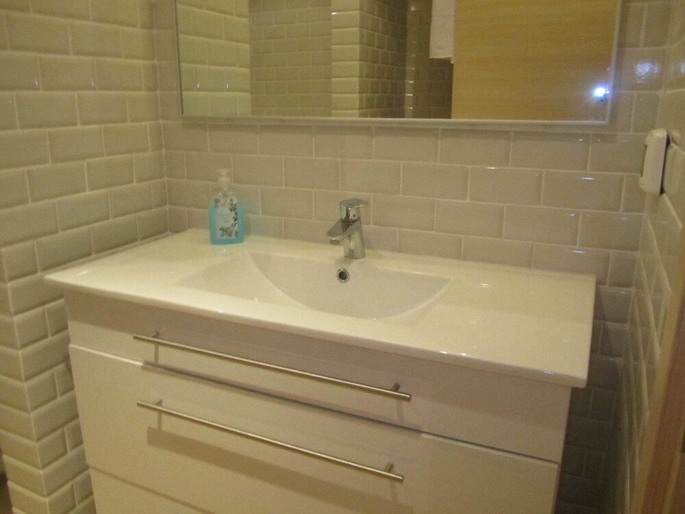 Deluxe Apartment, 2 Bedrooms - Guestroom