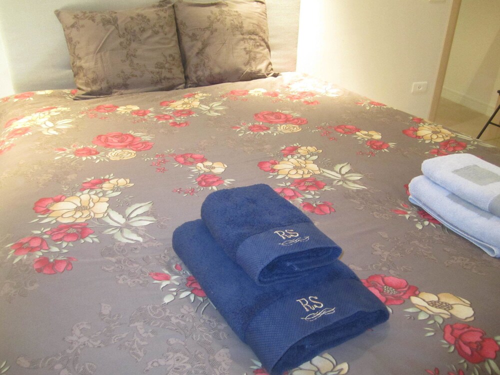 Deluxe Apartment, 2 Bedrooms - Guestroom