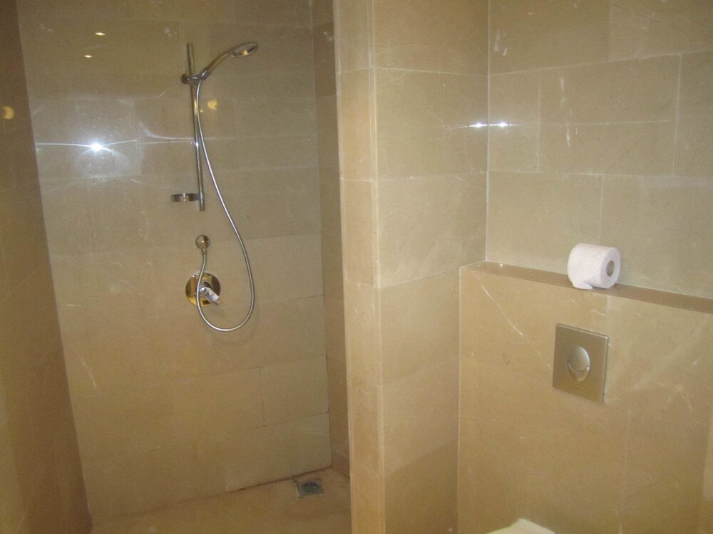 Deluxe Apartment, 2 Bedrooms - Guestroom