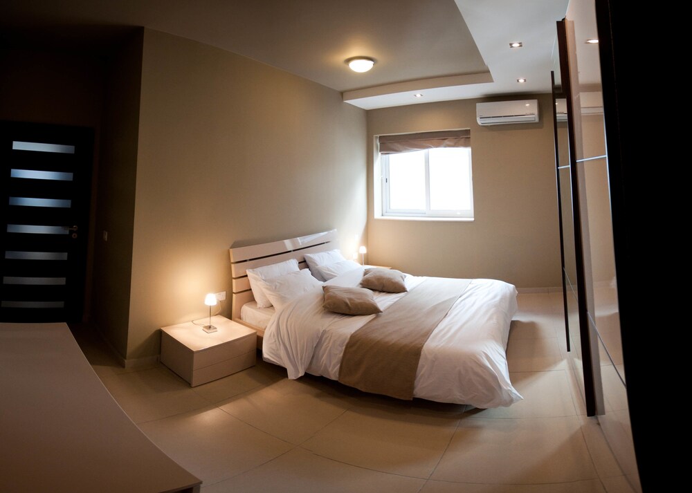 Apartment, 2 Bedrooms - Guestroom