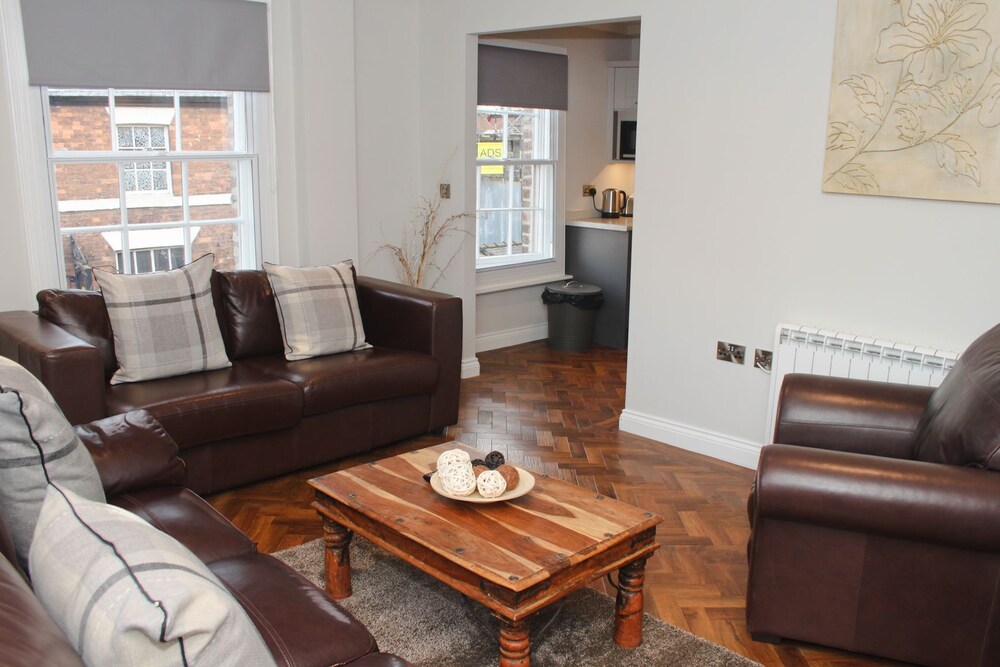Deluxe Apartment, 2 Bedrooms - Guestroom