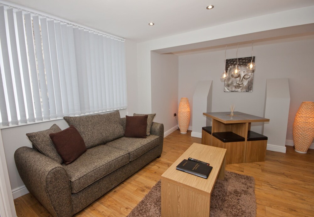 Deluxe Apartment, 1 Bedroom - Guestroom