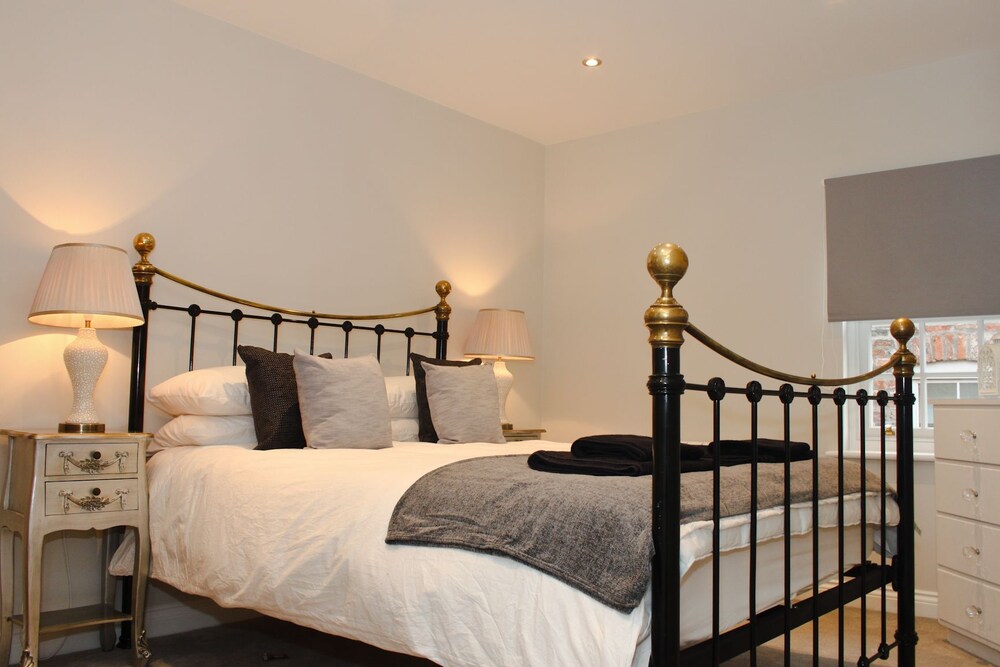 Deluxe Apartment, 2 Bedrooms - Guestroom