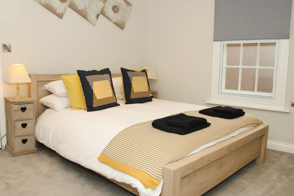 Deluxe Apartment, 2 Bedrooms - Guestroom